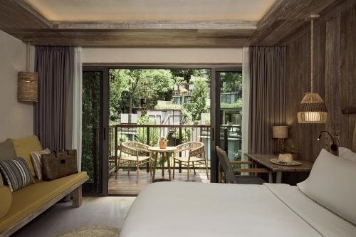 Dinso Resort Villas Phuket Vignette Collection by IHG Patong Kathu Phuket — Guest room