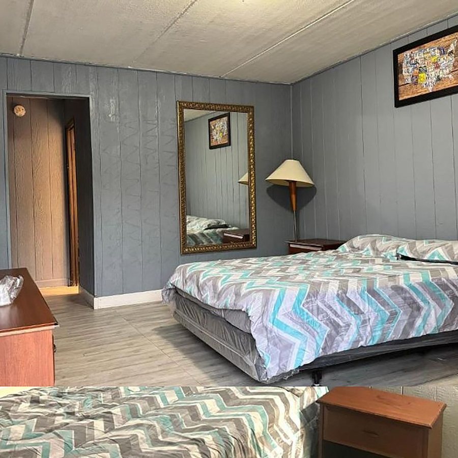 Diplomat Motel Chicago Illinois — Guest room