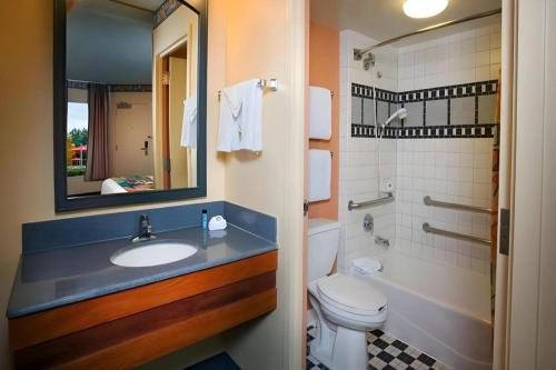 Disney s All Star Sports Resort — Bathroom