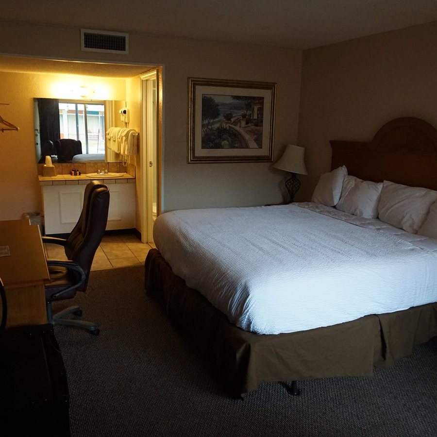 District Hotel Oklahoma City I 44 By OYO — Guest room