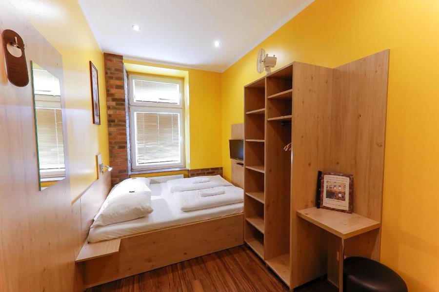 Do Step Inn Central — Guest room