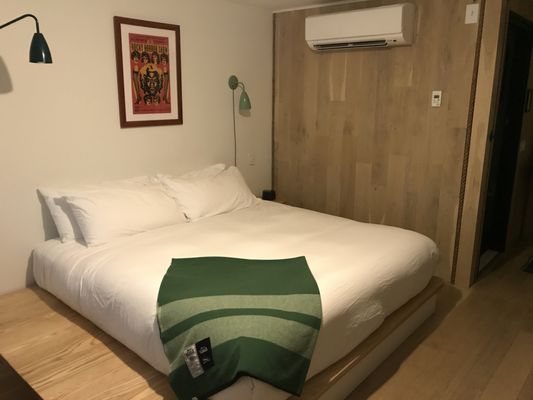 Dogfish Inn — Guest room