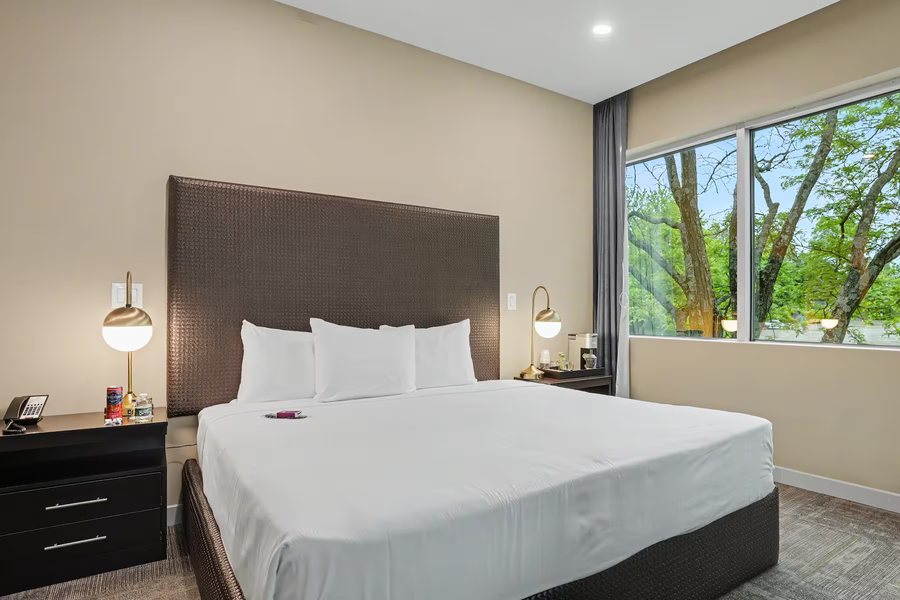 Dolce by Wyndham Parsippany — Guest room