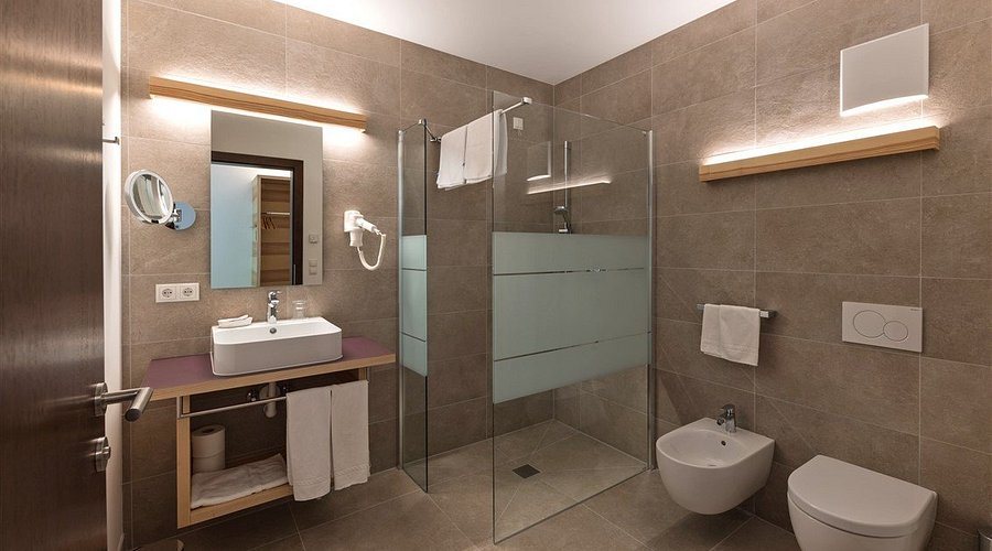 Dolomeet Boutique Hotel — Bathroom