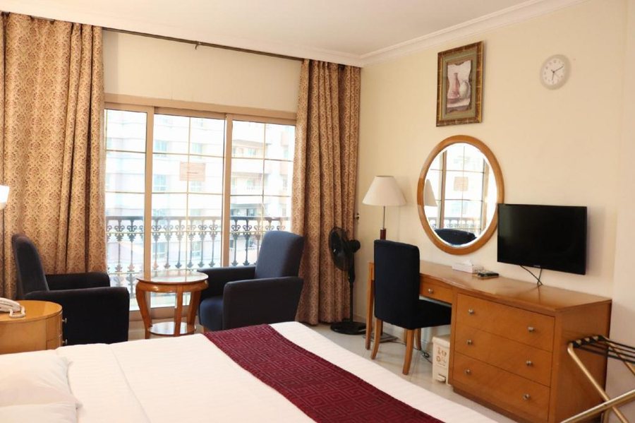 Dolphin Hotel Apartments — Guest room