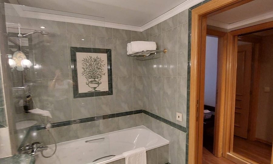 Dom Pedro Lisboa Hotel a member of Radisson Individuals — Bathroom