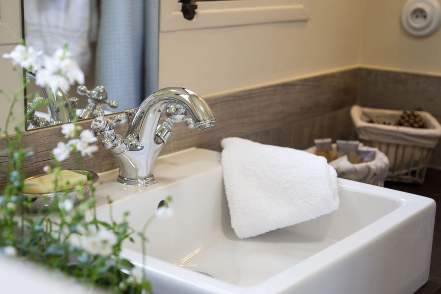 Domaine de La Valette — Bathroom