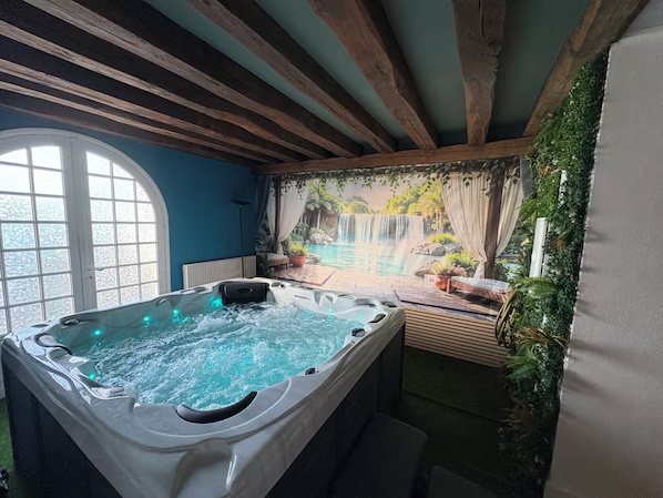 Domaine des Chateaux — Bathroom