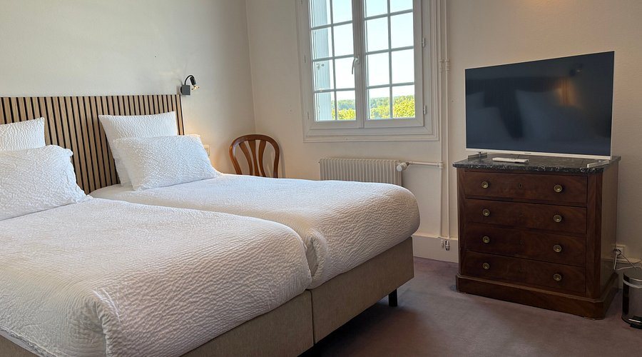 Domaine des Chateaux — Guest room
