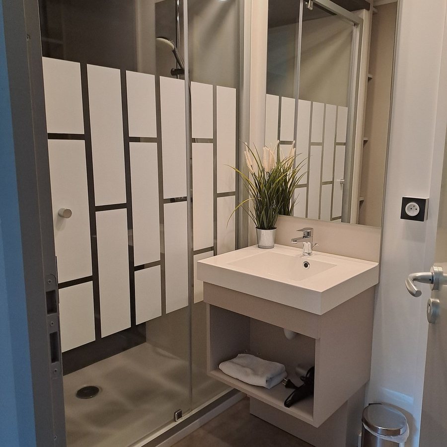 Domaine les 2 Mondes — Bathroom