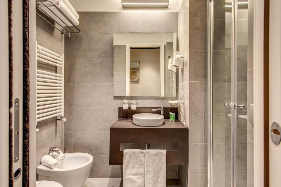 Domus Trevi — Bathroom