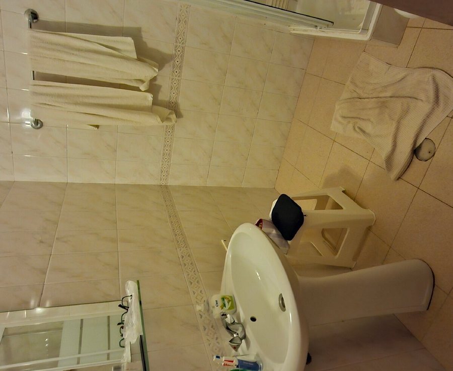 Dona Ana Garden — Bathroom