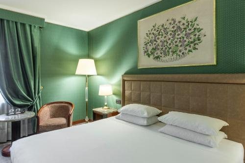 Doria Grand Hotel — Guest room