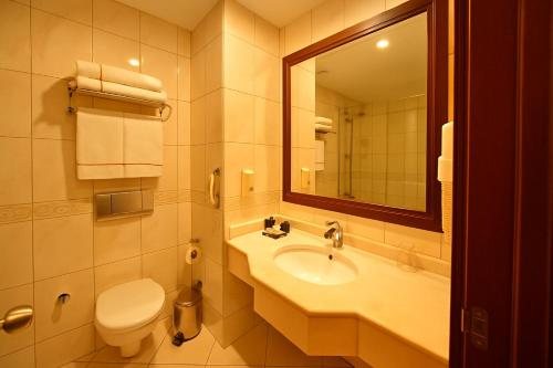 Dorne Suite Taksim Istanbul — Bathroom