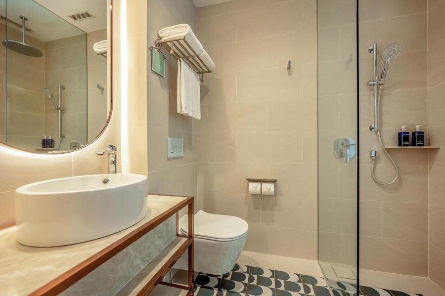 Dorsett Singapore — Bathroom