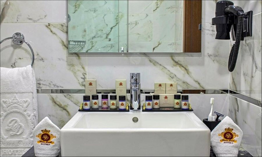 Dosso Dossi Hotels Old City Istanbul — Bathroom