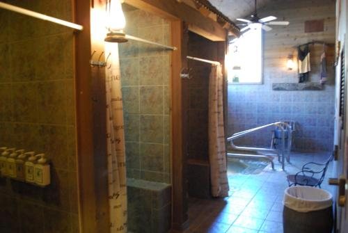 Double Eagle Resort and Spa — Bathroom