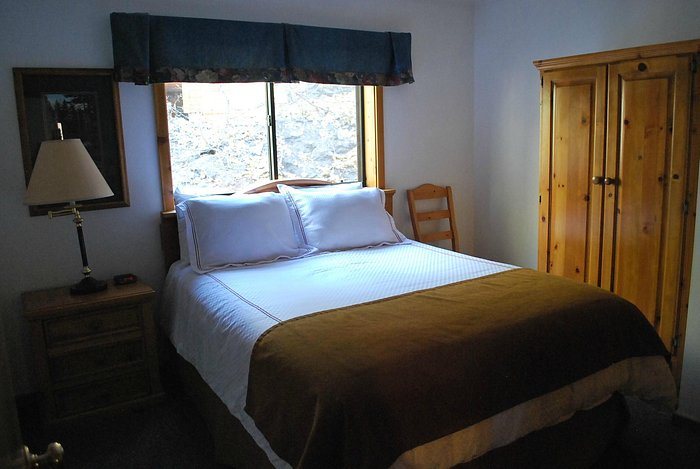 Double Eagle Resort and Spa — Guest room