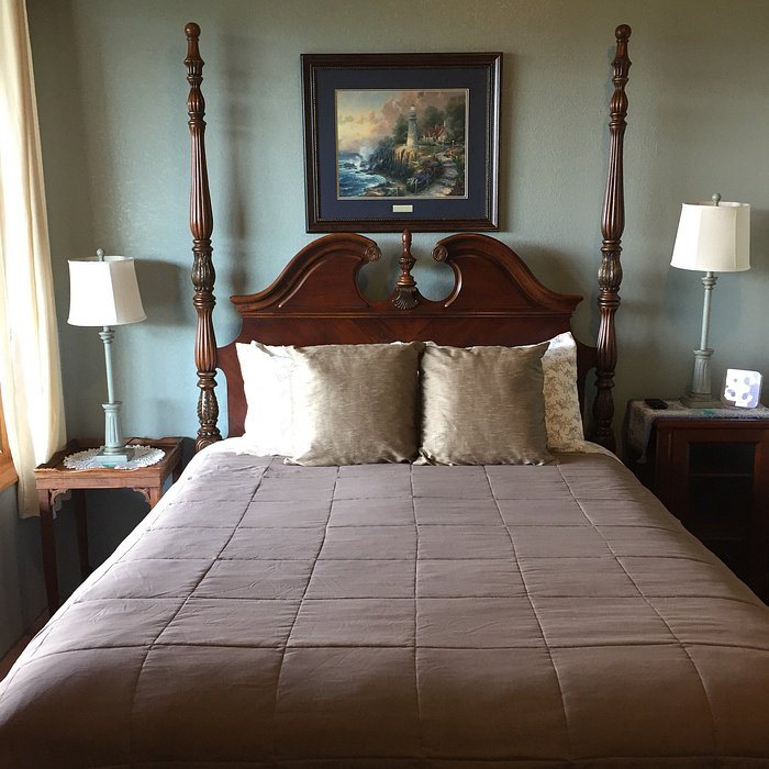 Double J Bed Breakfast — Guest room