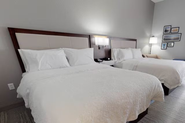 DoubleTree by Hilton Brunswick — Guest room