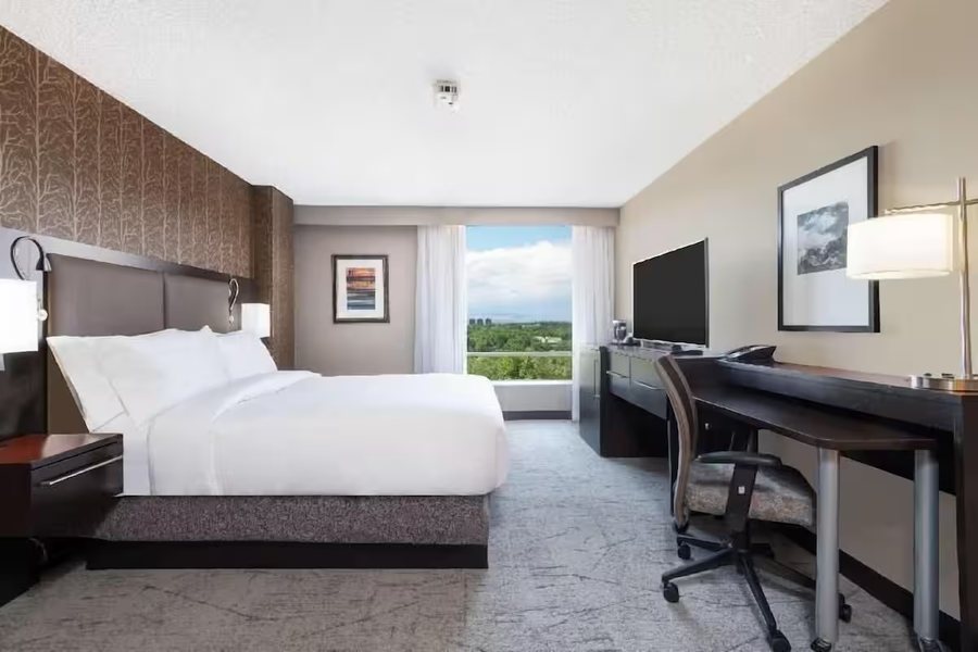 DoubleTree by Hilton Denver Cherry Creek — Guest room