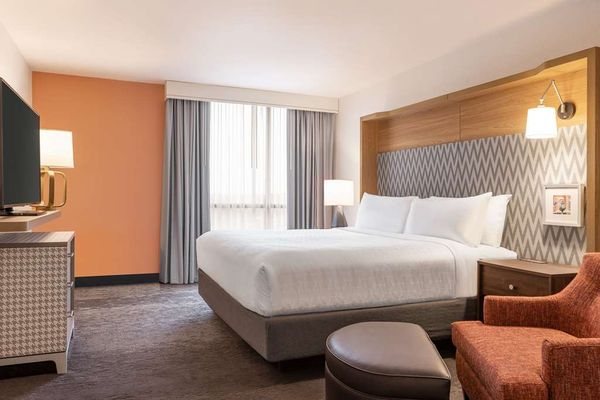 Doubletree By Hilton Fort Worth South Hotel Conference Center — Guest room