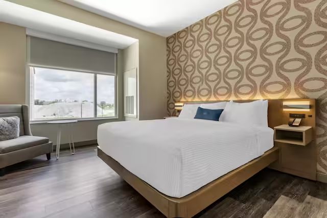 Doubletree By Hilton Greenville Woodruff Road — Guest room