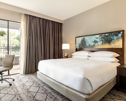 DoubleTree by Hilton Hotel Atlanta Northlake — Guest room