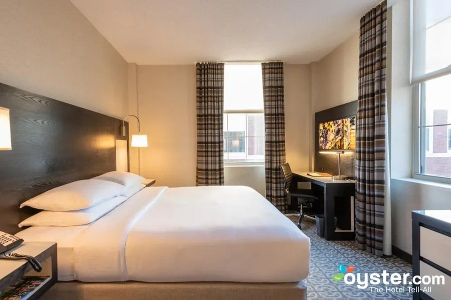 Doubletree By Hilton Hotel Boston Downtown — Guest room