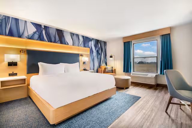 DoubleTree by Hilton Hotel Buffalo Amherst — Guest room