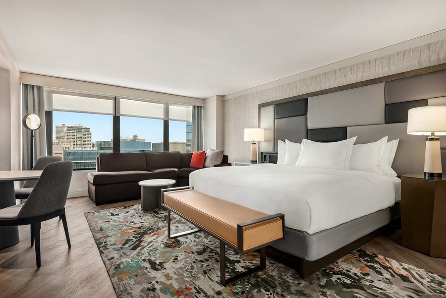 DoubleTree by Hilton Hotel Chicago Magnificent Mile — Guest room