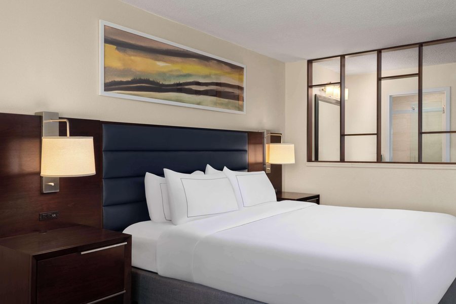 Doubletree By Hilton Hotel Columbia South Carolina — Guest room