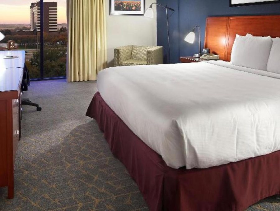 Doubletree By Hilton Hotel Dallas Dfw Airport North — Guest room