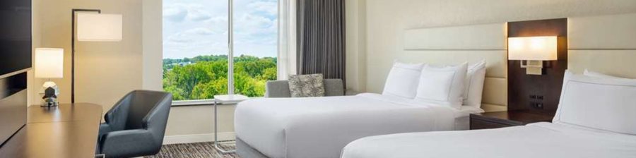 Doubletree By Hilton Hotel Greensboro — Guest room