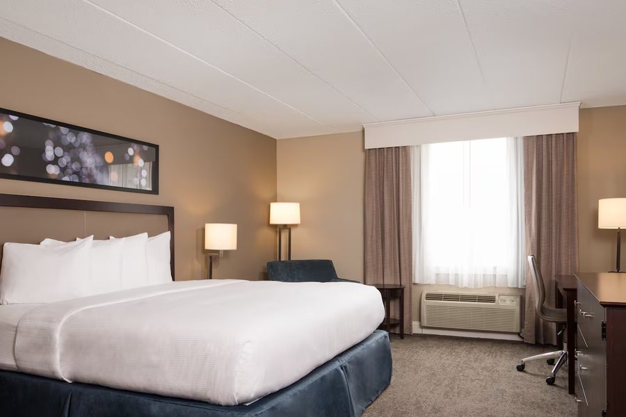Doubletree By Hilton Hotel Laurel — Guest room