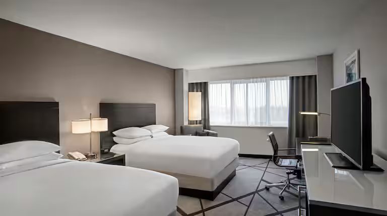 DoubleTree by Hilton Hotel Los Angeles Norwalk — Guest room