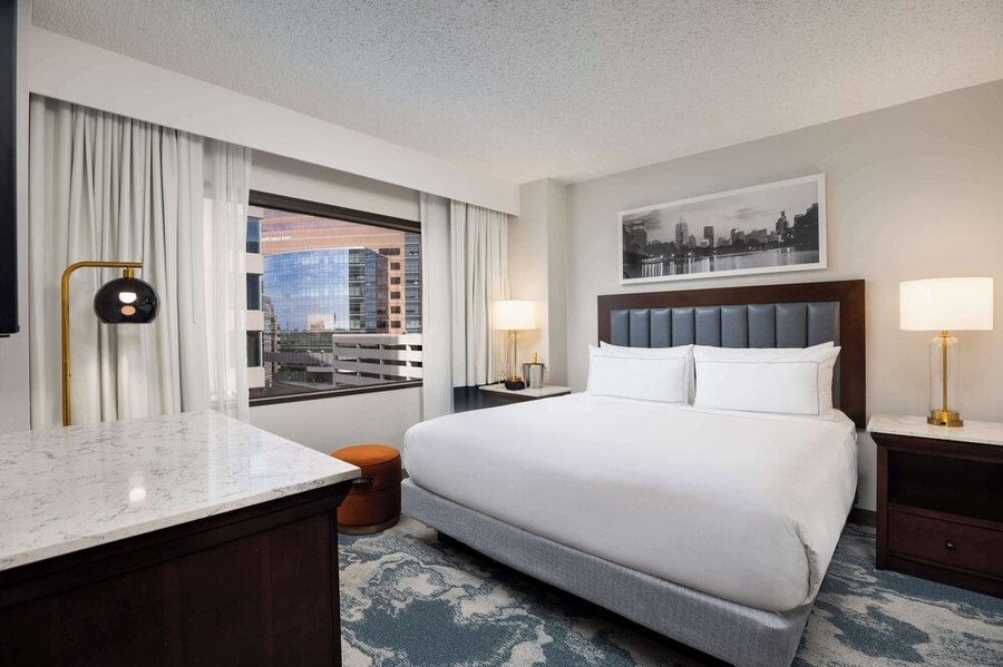 DoubleTree by Hilton Houston Medical Center Hotel Suites — Guest room