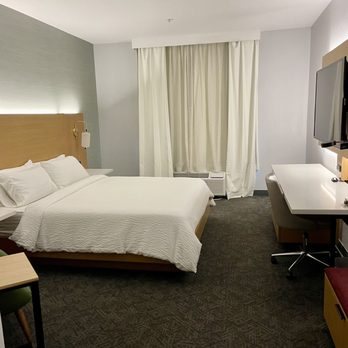 DoubleTree by Hilton Houston Westchase — Guest room