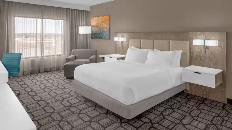 DoubleTree by Hilton Lubbock University Area — Guest room