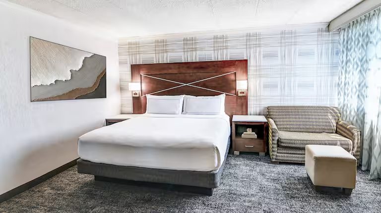 DoubleTree by Hilton Madison Downtown Madison Wisconsin — Guest room