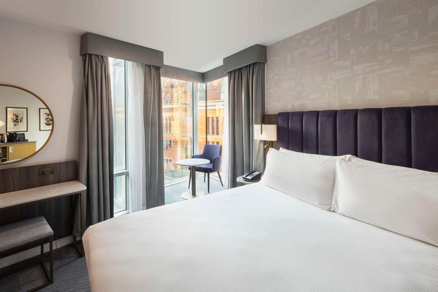 Doubletree By Hilton Manchester Downtown — Guest room
