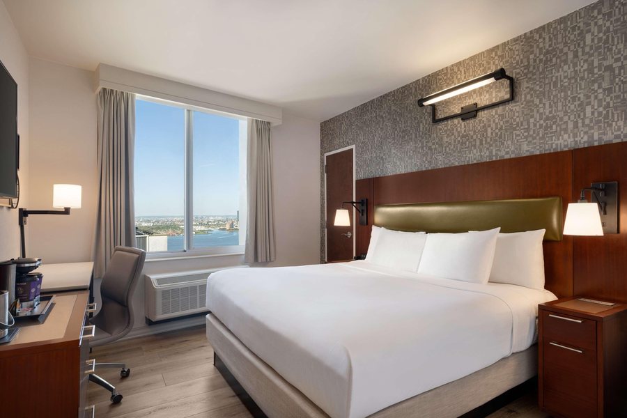Doubletree By Hilton New York Downtown New York City New York — Guest room