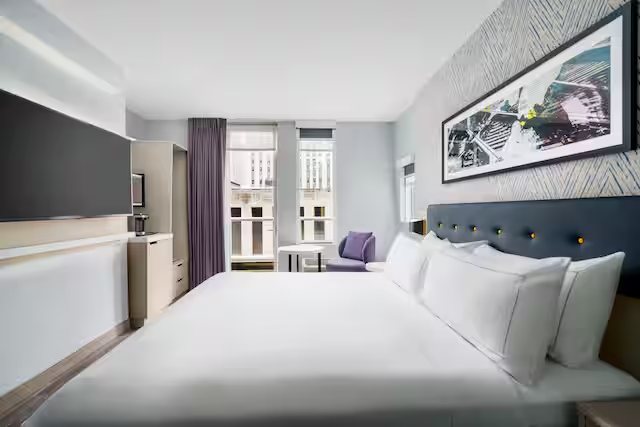 DoubleTree by Hilton New York Midtown Fifth Ave — Guest room