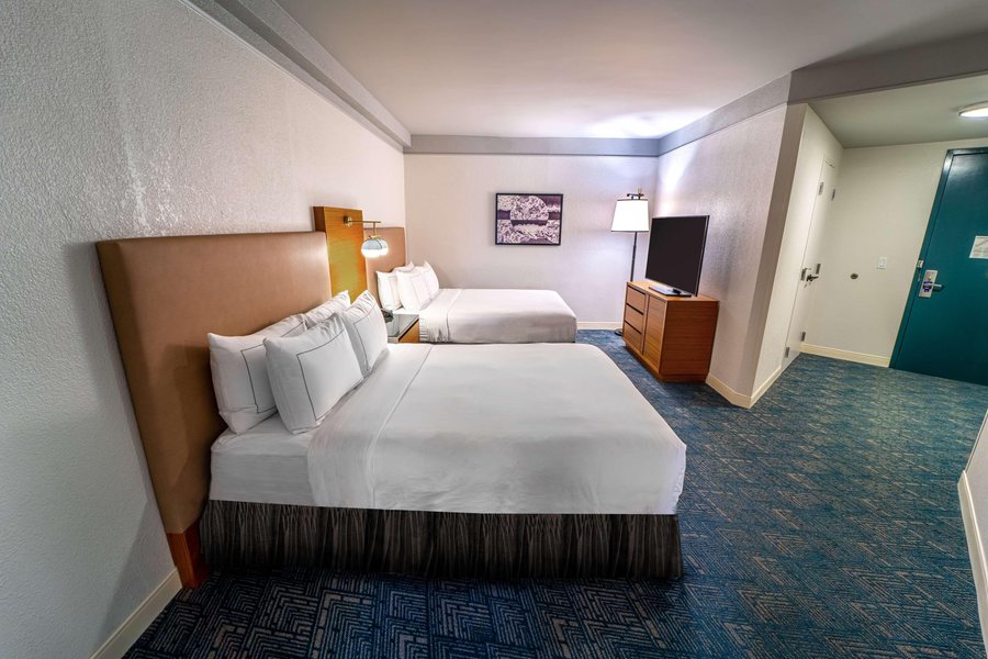 DoubleTree by Hilton Tampa Rocky Point Waterfront — Guest room