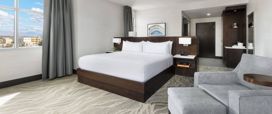 DoubleTree by Hilton Tucson Downtown Convention Center — Guest room