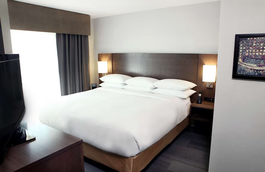 DoubleTree by Hilton West Fargo Sanford Medical Center Area — Guest room