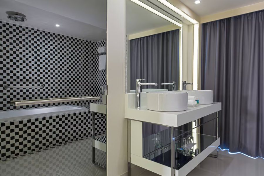 Downtown Mexico A Member Of Design Hotels — Bathroom