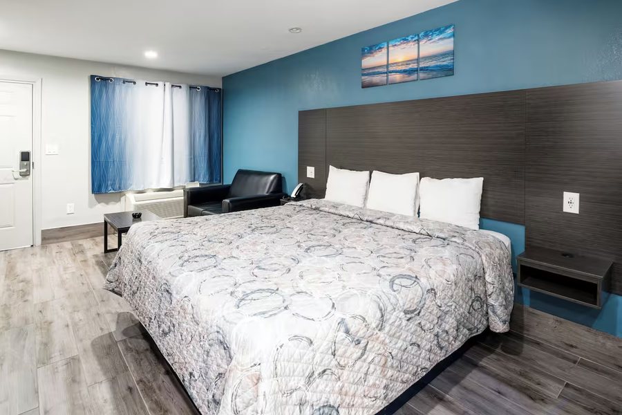 Downtowner Inns Hamilton Street — Guest room
