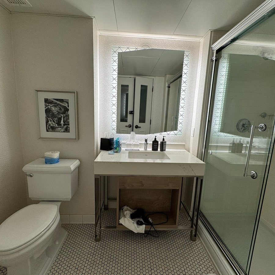 Dragestil Aparthotel — Bathroom