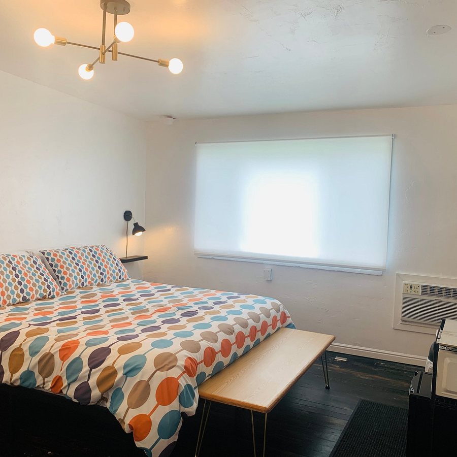 Dragonfly Motor Lodge — Guest room